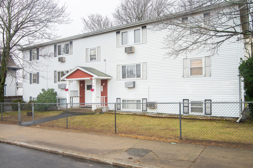 80 Central St, Central Falls, RI à vendre - Autre - Image 1 de 1