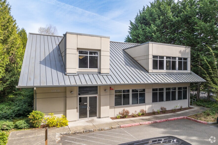 14030 NE 24th St, Bellevue, WA à louer - Photo du bâtiment - Image 1 de 8