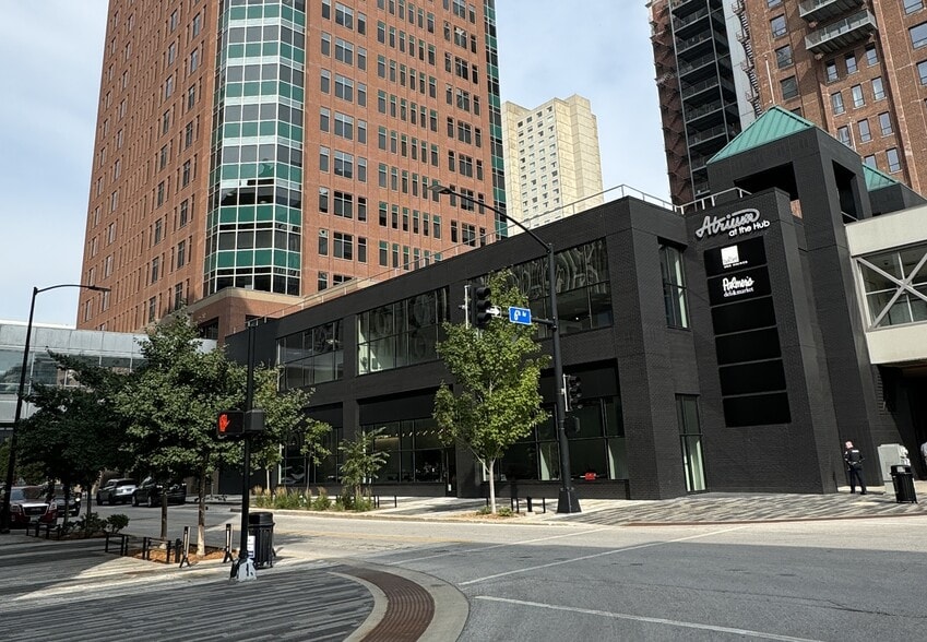 655 Walnut St, Des Moines, IA à louer - Photo du bâtiment - Image 1 de 1