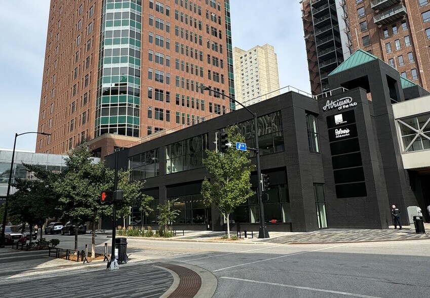 655 Walnut St, Des Moines, IA à louer - Photo du bâtiment - Image 1 de 1