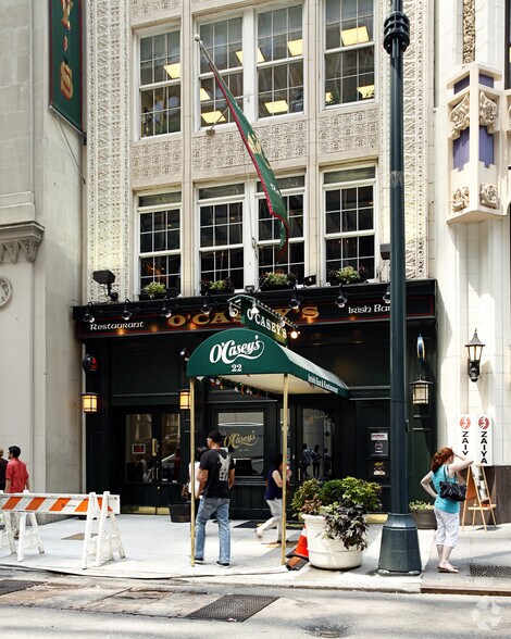 22 E 41st St, New York, NY à louer - Photo du bâtiment - Image 2 de 3