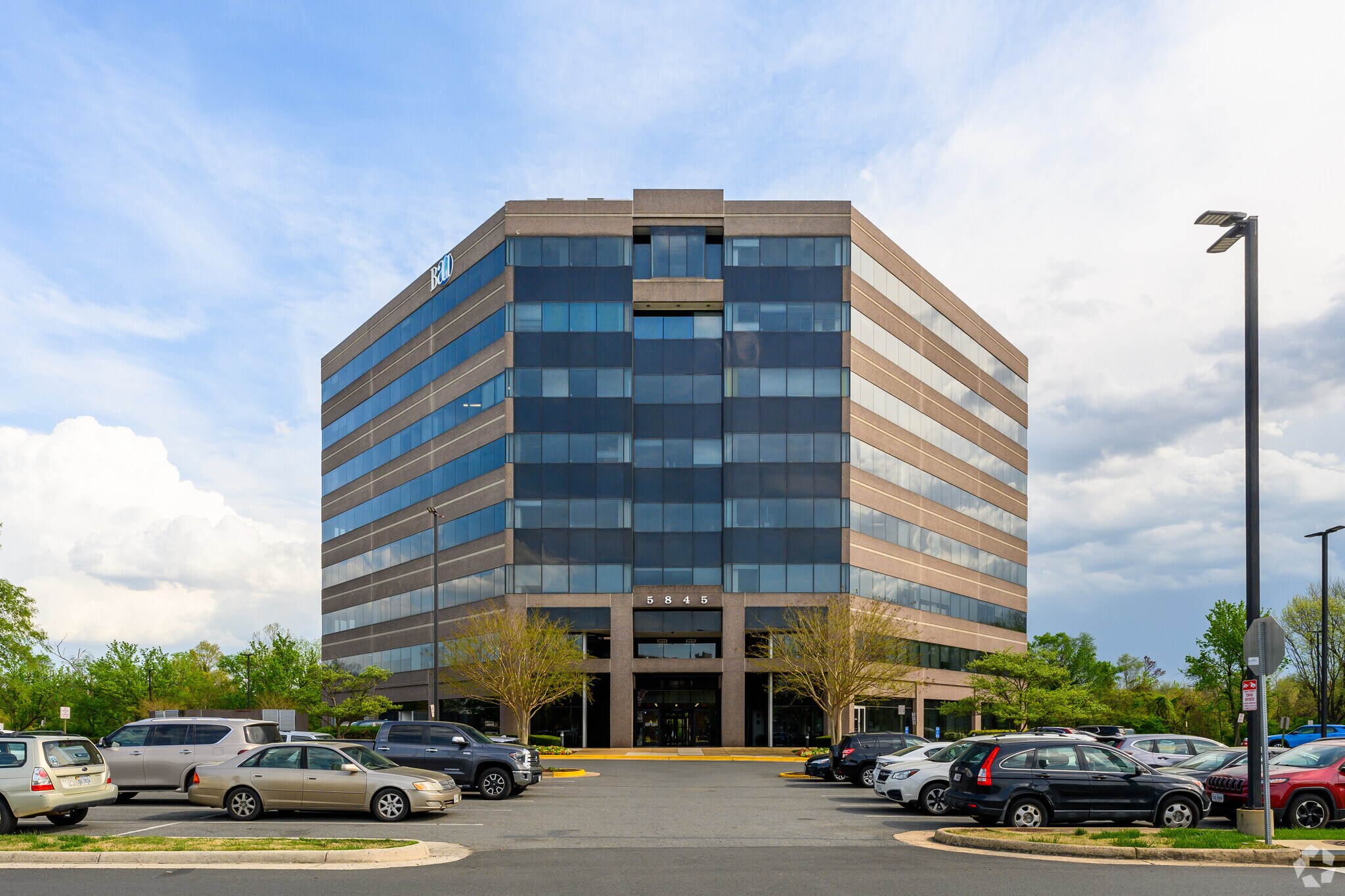 5845 Richmond Hwy, Alexandria, VA à vendre Photo principale- Image 1 de 15