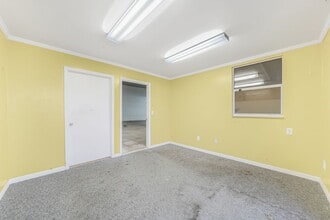 1360-1396 SE Huffman Rd, Port Saint Lucie, FL for lease Interior Photo- Image 2 of 3