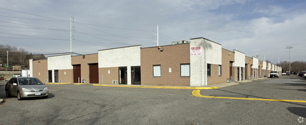 200 E 2nd St, Huntington Station, NY for sale - Building Photo - Image 1 of 1