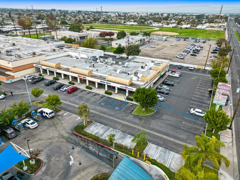 7903-7907 Knott Ave, Buena Park, CA à louer - Photo du bâtiment - Image 2 de 5