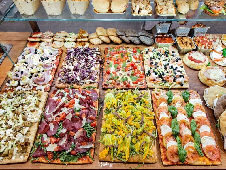 Retail in Madrid, Madrid for lease - Building Photo - Image 2 of 2