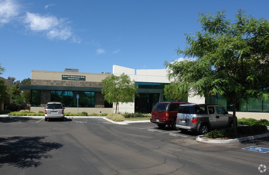 3704 Ruffin Rd, San Diego, CA à vendre - Photo du bâtiment - Image 2 de 3