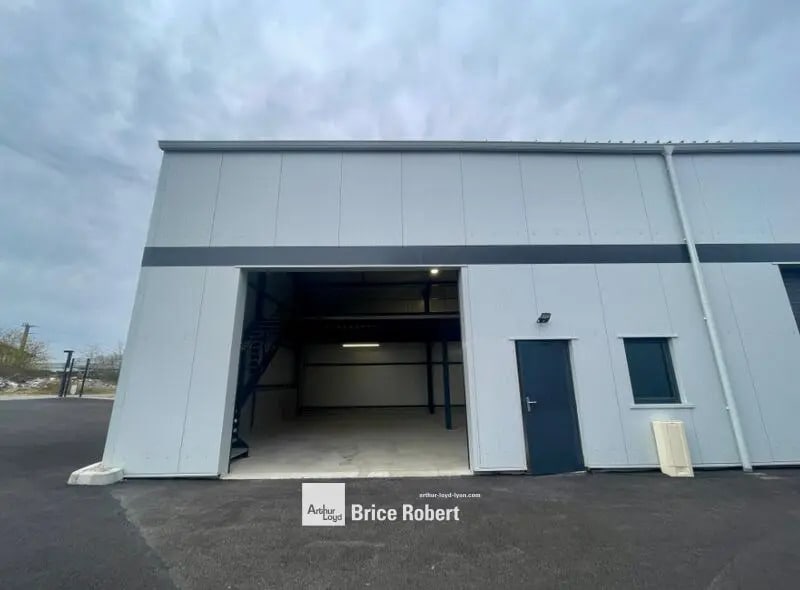 Flex in Chavanoz for lease Building Photo- Image 1 of 7