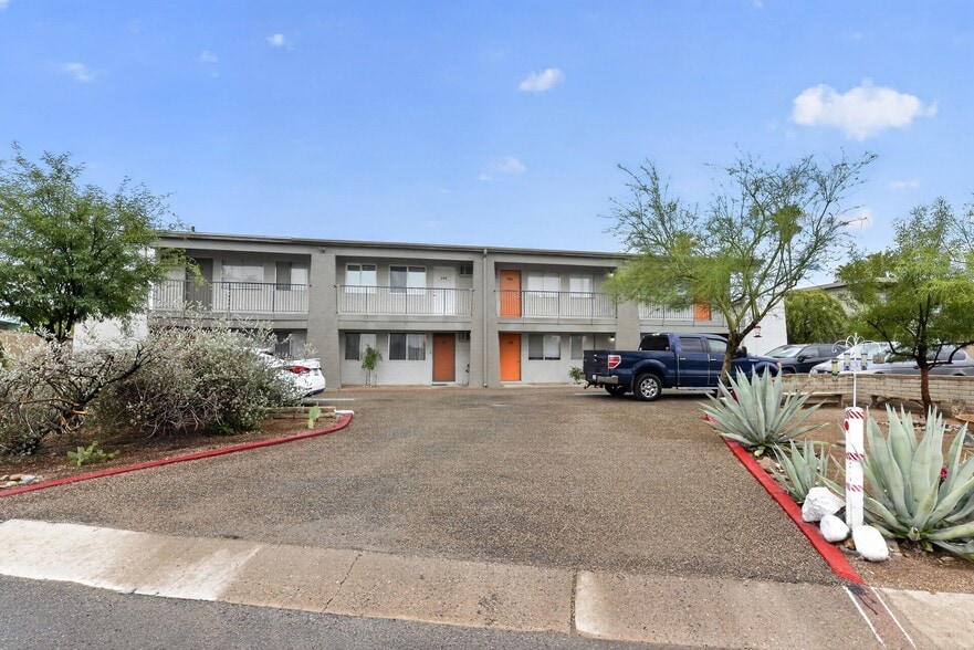 30 E Camino Villas, Tucson, AZ à vendre - Photo du bâtiment - Image 3 de 12