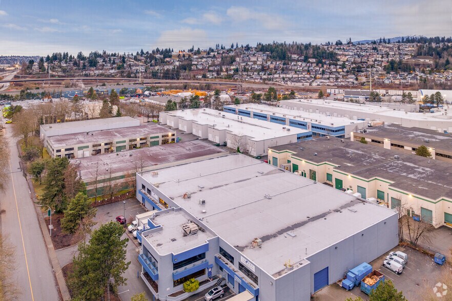 81 Golden Dr, Coquitlam, BC à louer - Photo du bâtiment - Image 2 de 3