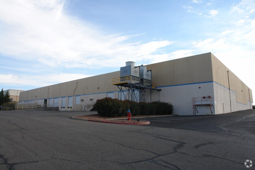 11560 Rojas Dr, El Paso, TX à louer - Photo du bâtiment - Image 3 de 6