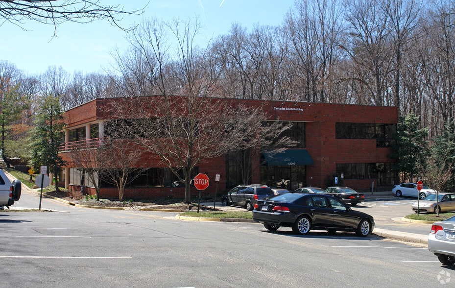 12040 S Lakes Dr, Reston, VA for sale - Building Photo - Image 3 of 29