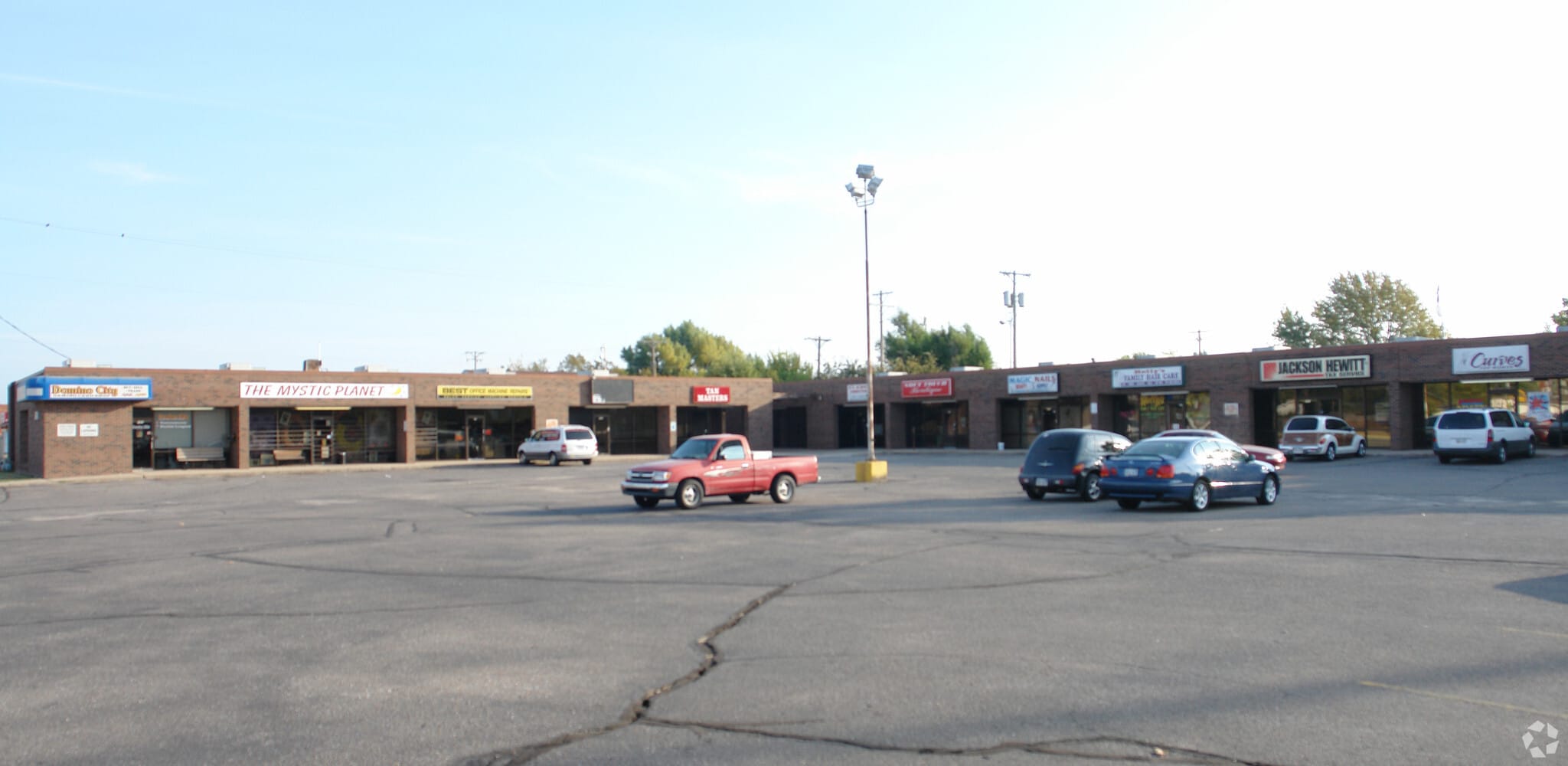 2610 S Seneca St, Wichita, KS for lease Primary Photo- Image 1 of 10