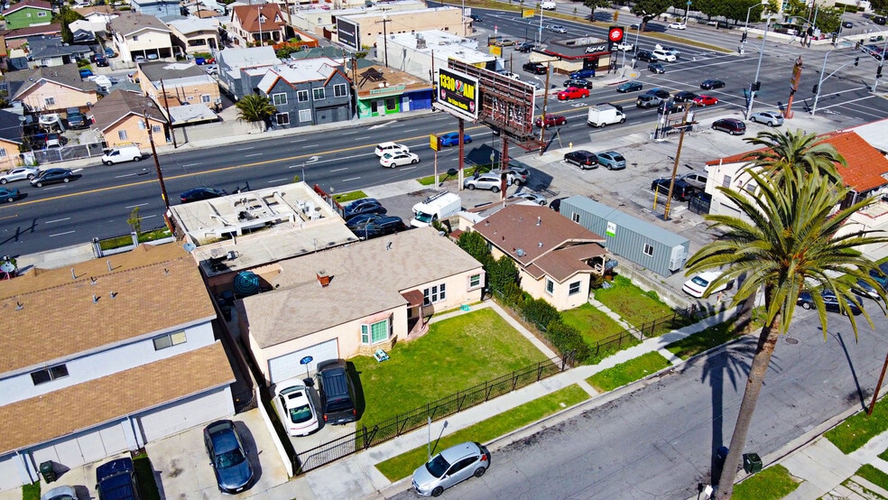 1021 W 101st St, Los Angeles, CA à vendre - Photo du bâtiment - Image 2 de 28