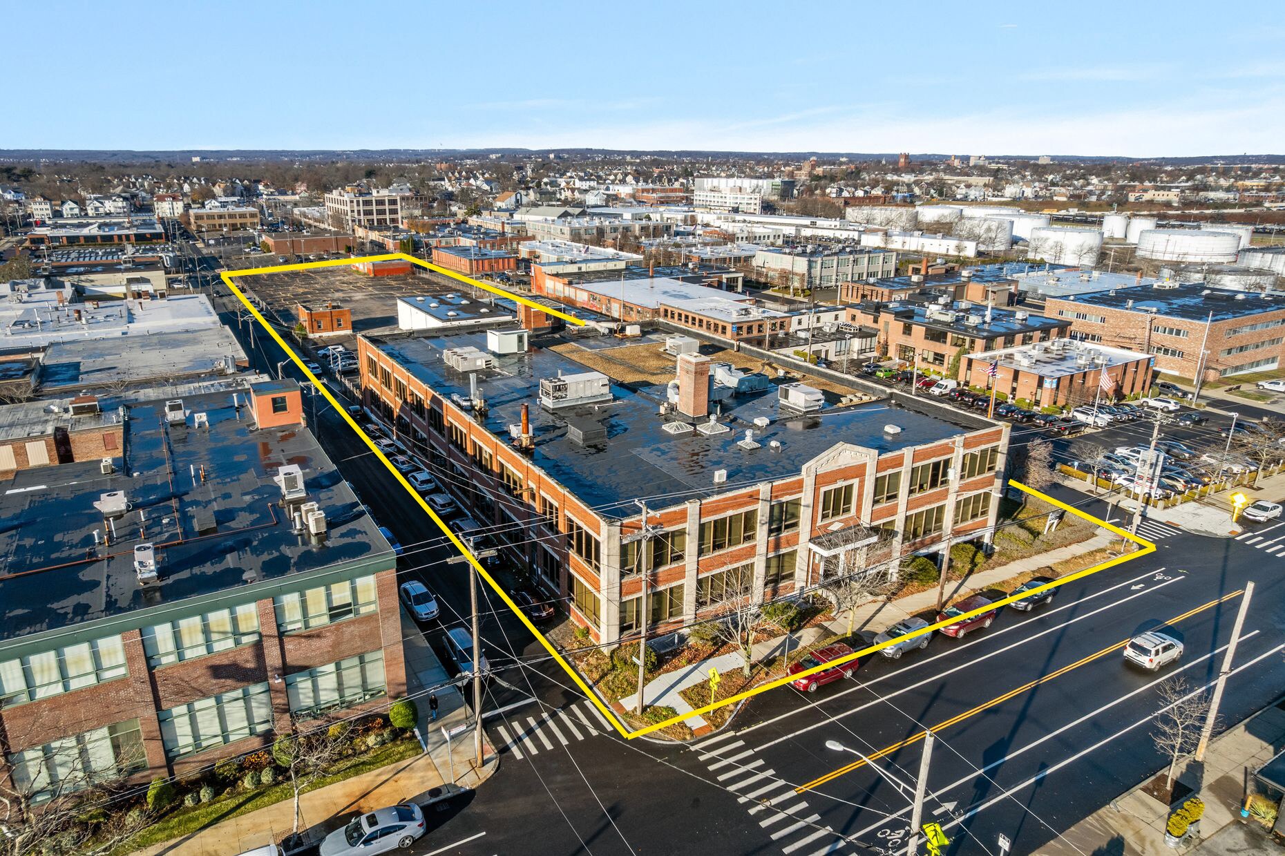 735 Allens Ave, Providence, RI à vendre Photo principale- Image 1 de 29