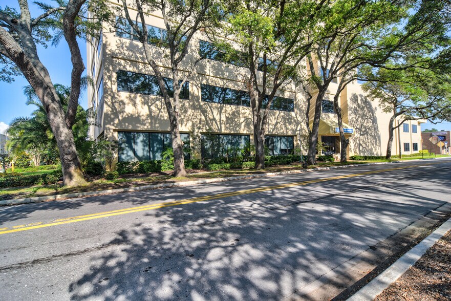 1255 Cleveland St, Clearwater, FL à louer - Photo du bâtiment - Image 3 de 16