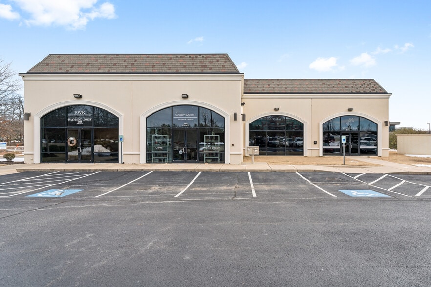 3945 N Vantage Dr, Fayetteville, AR for sale - Building Photo - Image 3 of 37