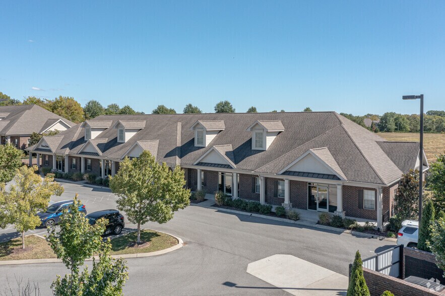 1526 Hunt Club Blvd, Gallatin, TN à louer - Photo du bâtiment - Image 2 de 3