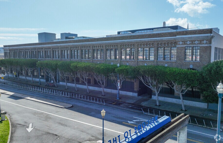 One Beach St, San Francisco, CA à louer - Photo du bâtiment - Image 3 de 7