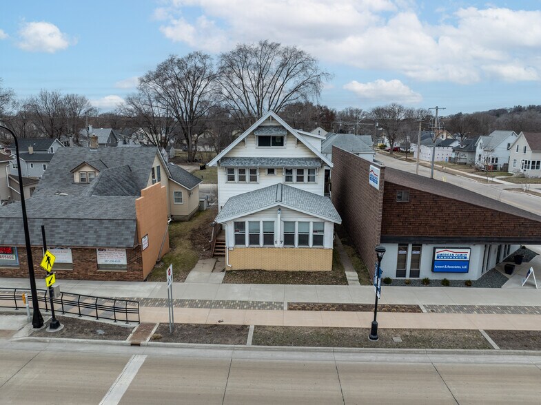 917 Broadway Ave N, Rochester, MN à vendre - Photo du bâtiment - Image 3 de 9