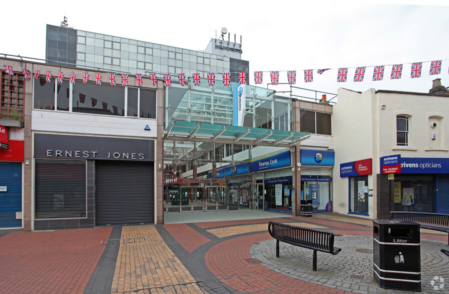 Nicholsons Walk, Maidenhead for lease - Primary Photo - Image 1 of 20