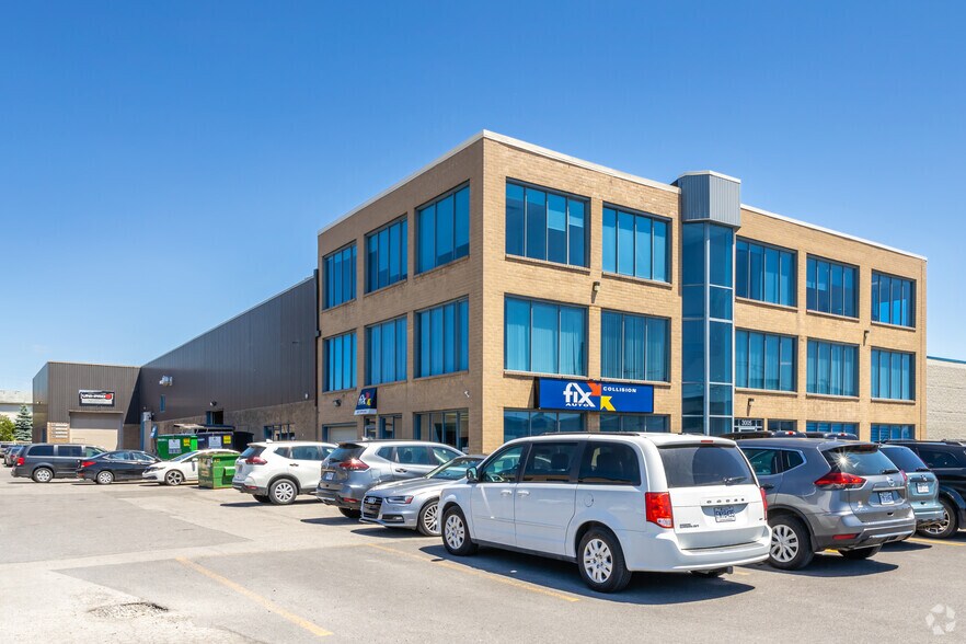 3005 Boul Matte, Brossard, QC à louer - Photo du bâtiment - Image 2 de 16