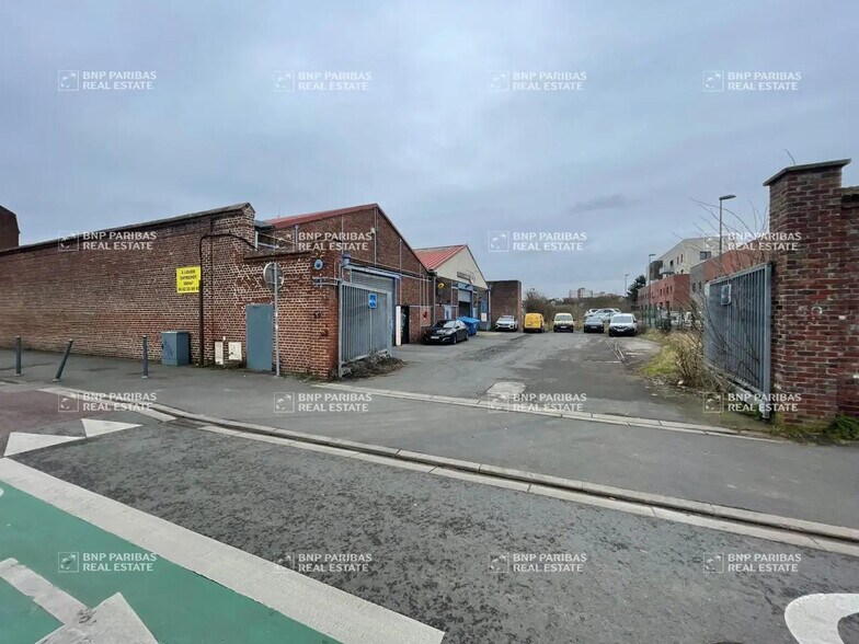 Flex in Lille for lease - Building Photo - Image 2 of 14