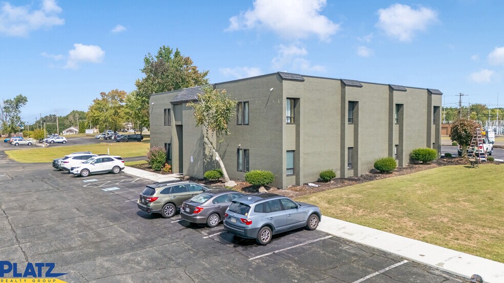 918 Youngstown Warren Rd, Niles, OH à louer - Photo du bâtiment - Image 2 de 9