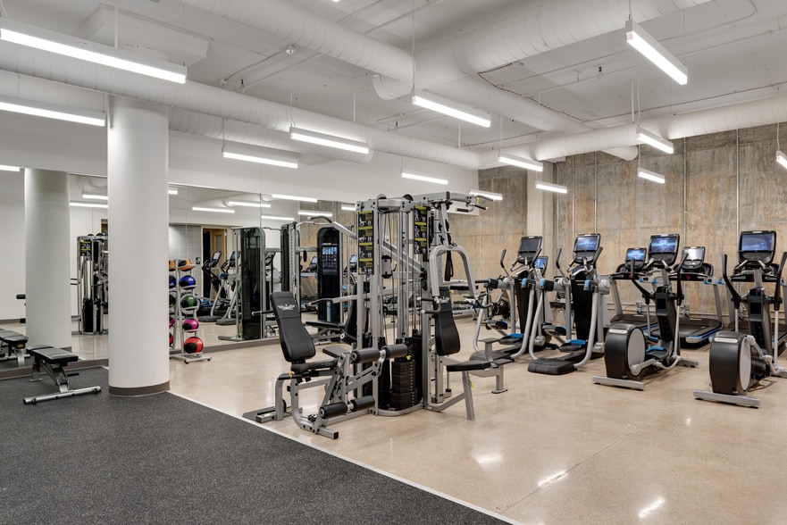 1305 Corporate Center Dr, Eagan, MN for lease - Interior Photo - Image 3 of 13