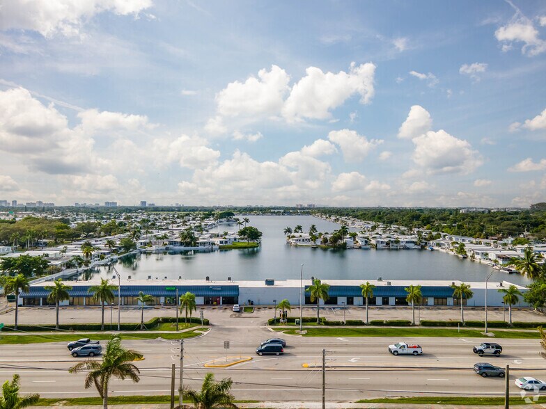 3192-3194 W Hallandale Beach Blvd, Hallandale, FL à louer - Aérien - Image 3 de 10