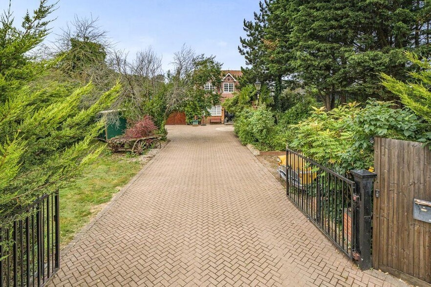 Far View The Common, West Drayton à vendre - Photo du bâtiment - Image 2 de 18