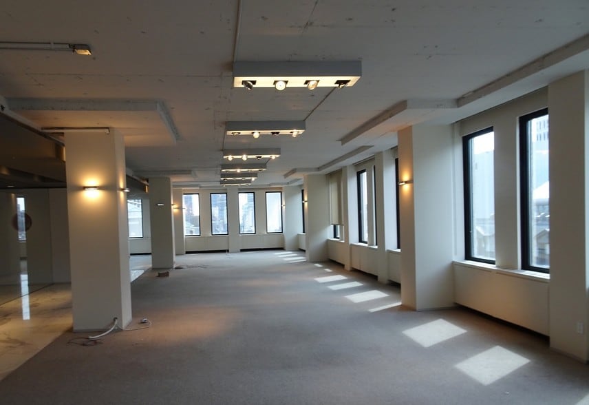 1350-1356 Rue Sherbrooke O, Montréal, QC à louer - Photo intérieure - Image 2 de 6