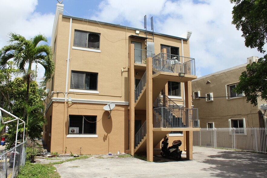 1044 SW 3rd St, Miami, FL for sale - Building Photo - Image 2 of 9
