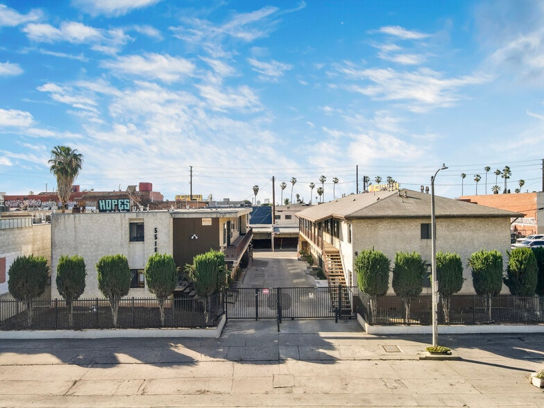 5516 Virginia Ave, Los Angeles, CA à vendre - Photo du bâtiment - Image 3 de 28