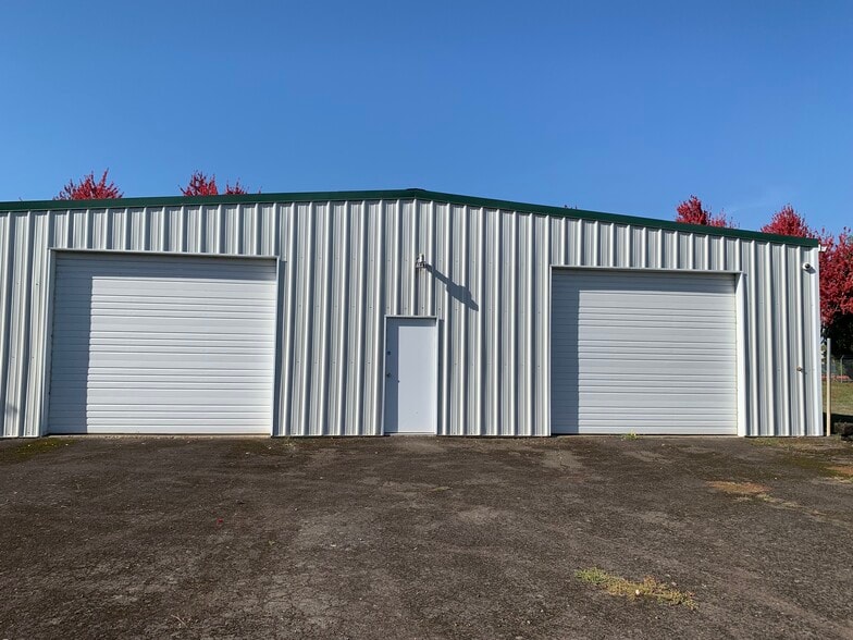 1353 Mt Hood ave, Woodburn, OR for lease - Primary Photo - Image 1 of 6