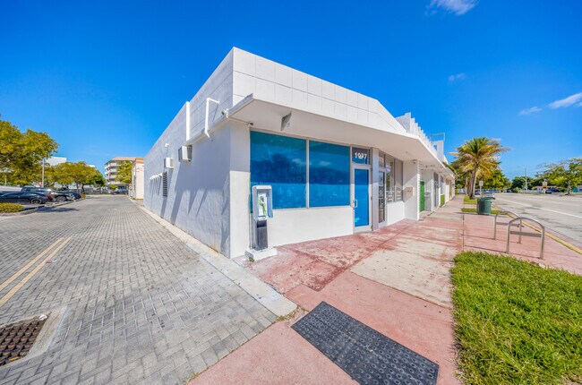 Plus de détails pour 1975-1977 71st St, Miami Beach, FL - Commerce de détail à louer