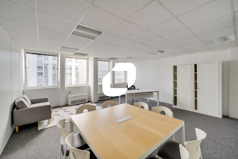 Office in Clichy for lease - Interior Photo - Image 3 of 4