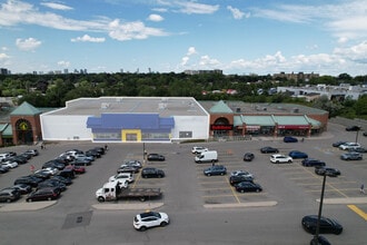 1448-1450 Lawrence Ave E, Toronto, ON à louer Photo du bâtiment- Image 1 de 3