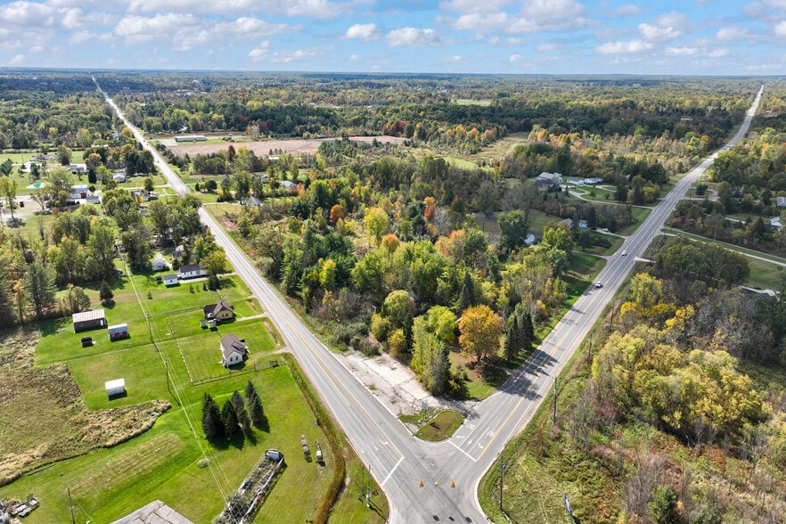 6009 Gratiot Ave, Saint Clair, MI à vendre - Photo du bâtiment - Image 2 de 6