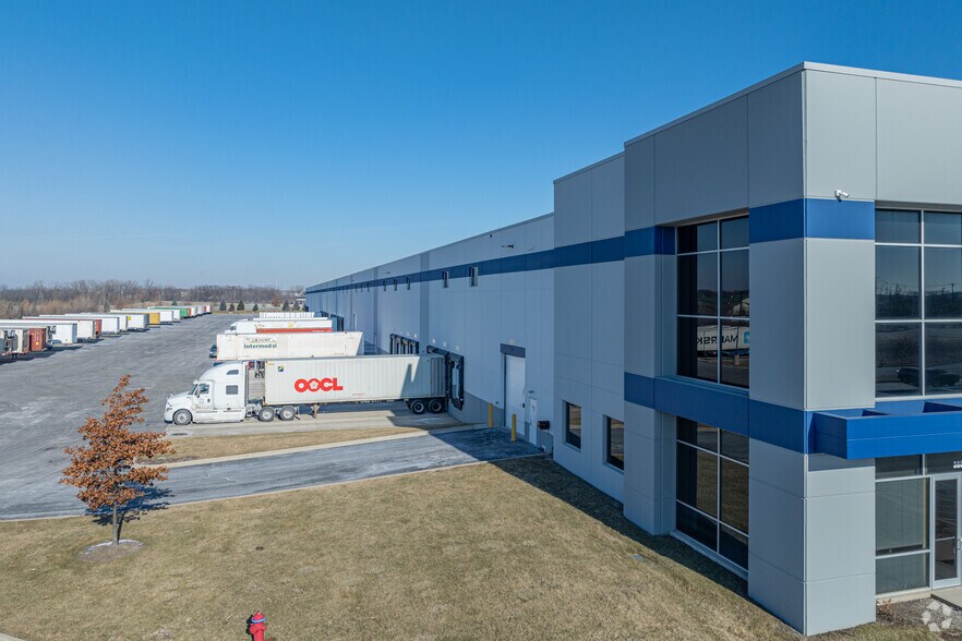 3801 CenterPoint Way, Joliet, IL à louer - Photo du bâtiment - Image 3 de 5