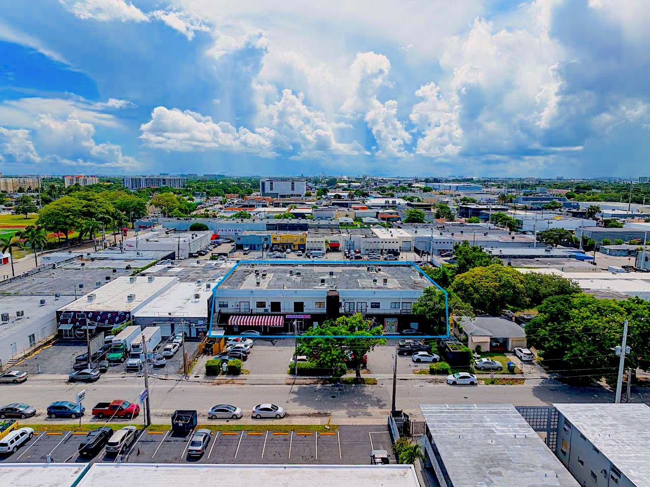 2100 NW 22nd Ct, Miami, FL à vendre Photo du bâtiment- Image 1 de 1