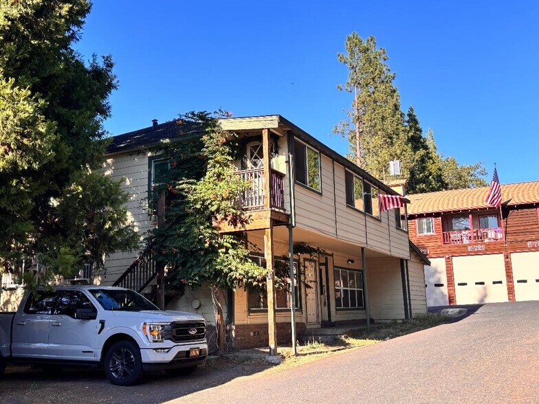 18760 Cedar Dr, Twain Harte, CA à vendre - Photo du bâtiment - Image 2 de 11