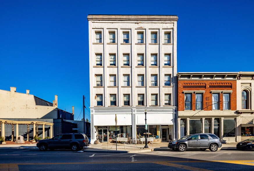 113 S Main St, Urbana, OH à louer - Photo principale - Image 1 de 19