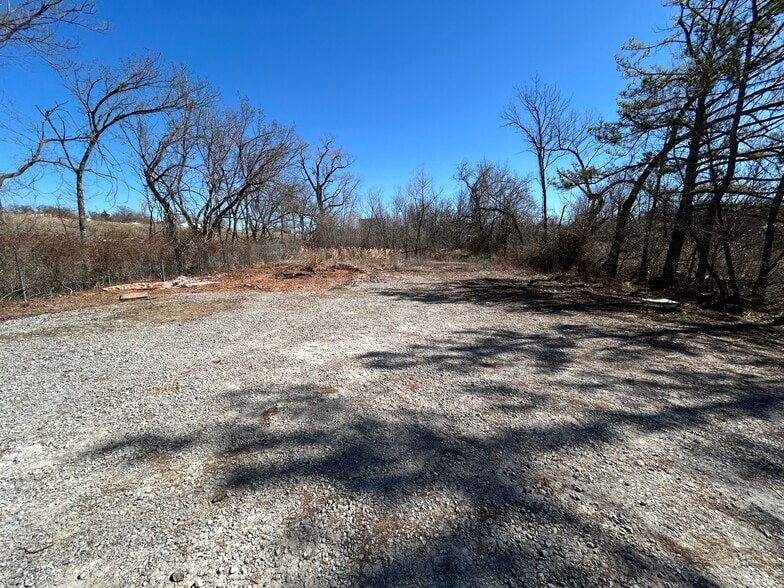5220 S Anderson Rd, Oklahoma City, OK for lease - Building Photo - Image 2 of 5