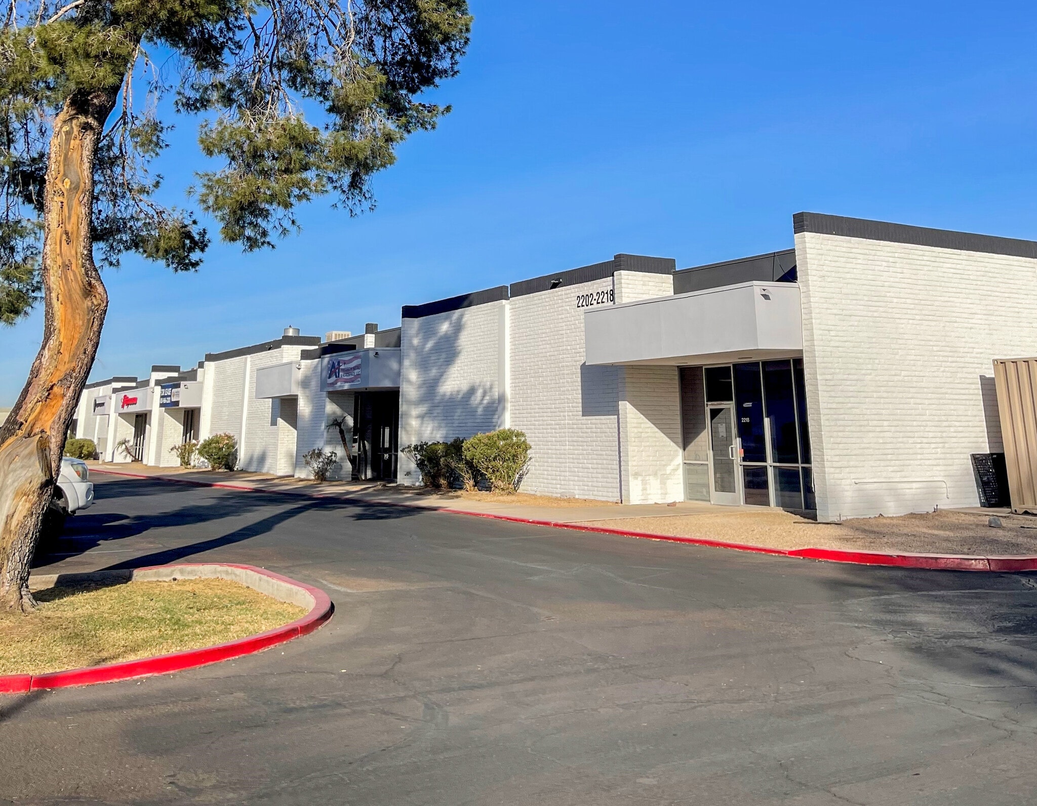 2810 S 24th St, Phoenix, AZ à vendre Photo du bâtiment- Image 1 de 1