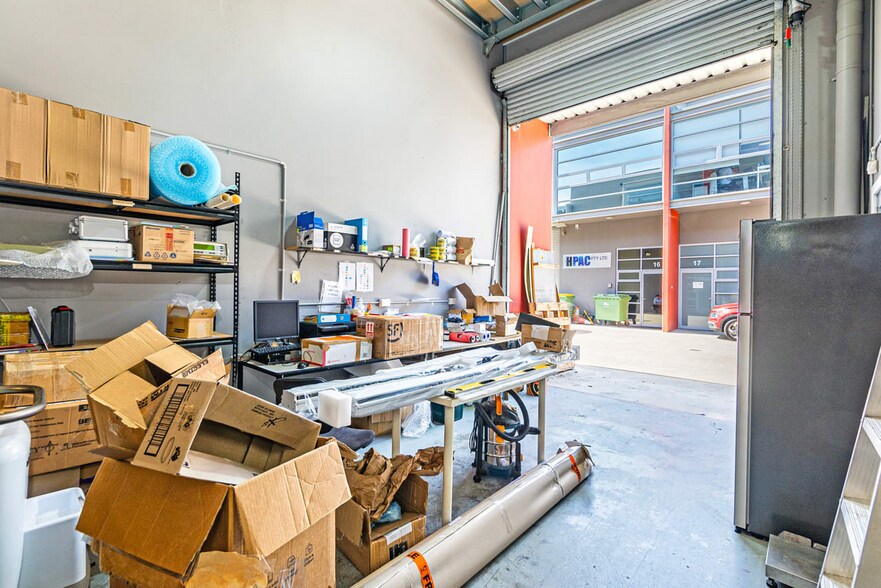 85 Mars Rd, Lane Cove West for sale - Interior Photo - Image 3 of 10