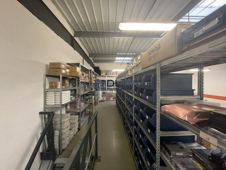 Industrial in Moissy Cramayel for sale - Interior Photo - Image 3 of 7