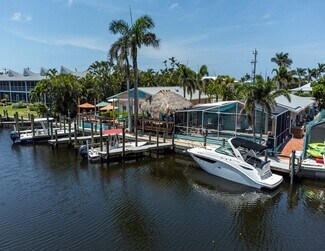 Plus de détails pour 2960 Oleander St, Saint James City, FL - Services hôteliers à vendre