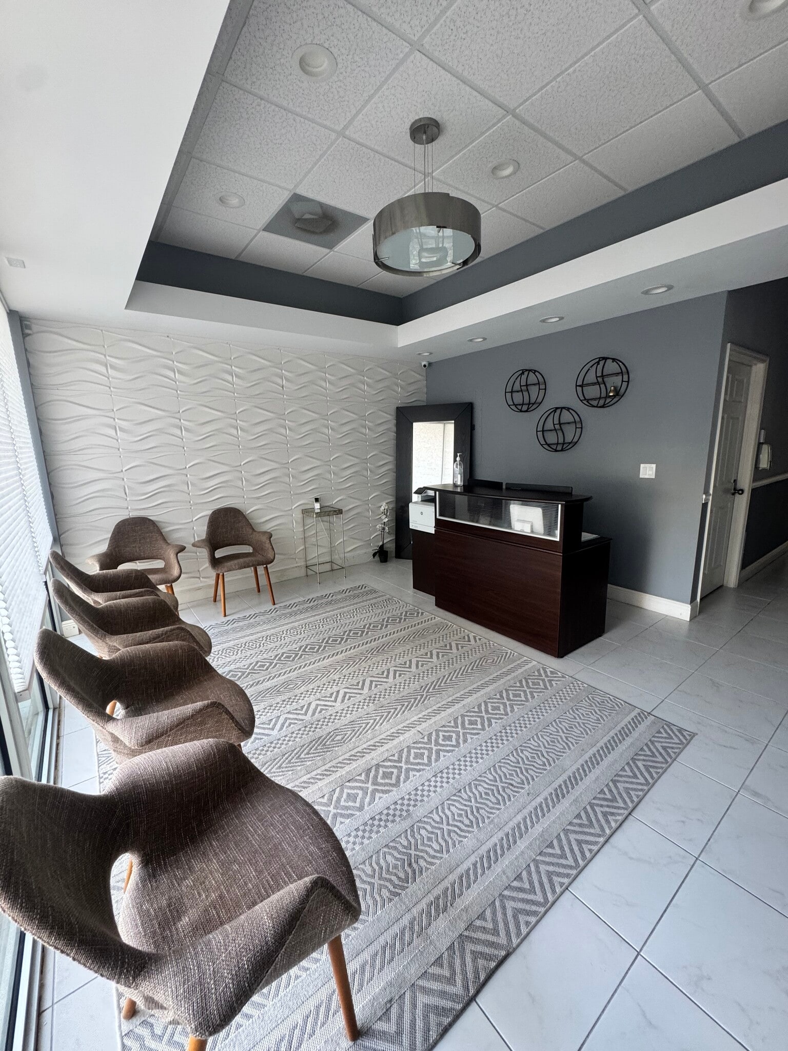 645-710 W Hallandale Beach Blvd, Hallandale, FL à louer Photo intérieure- Image 1 de 5