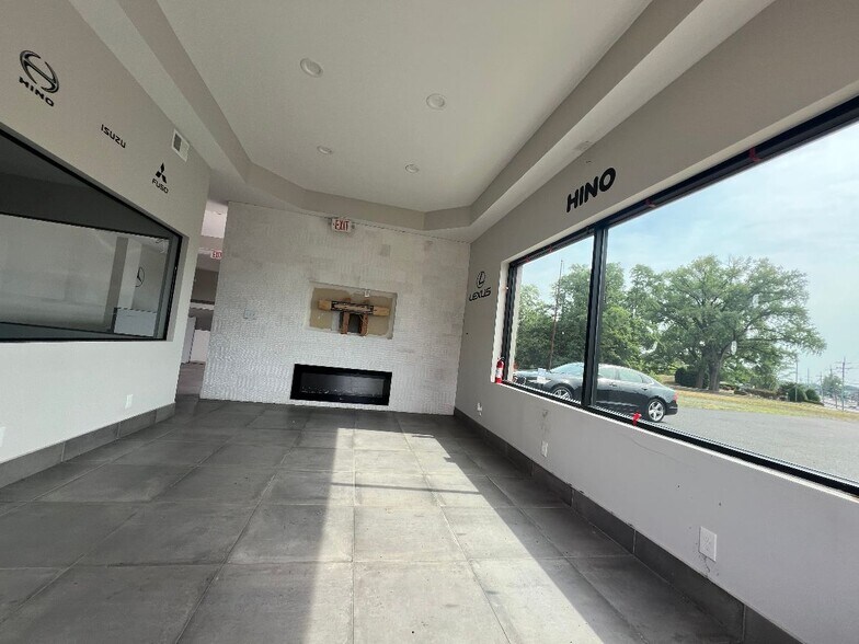 2913 US 130, Delran, NJ à vendre - Photo intérieure - Image 3 de 7